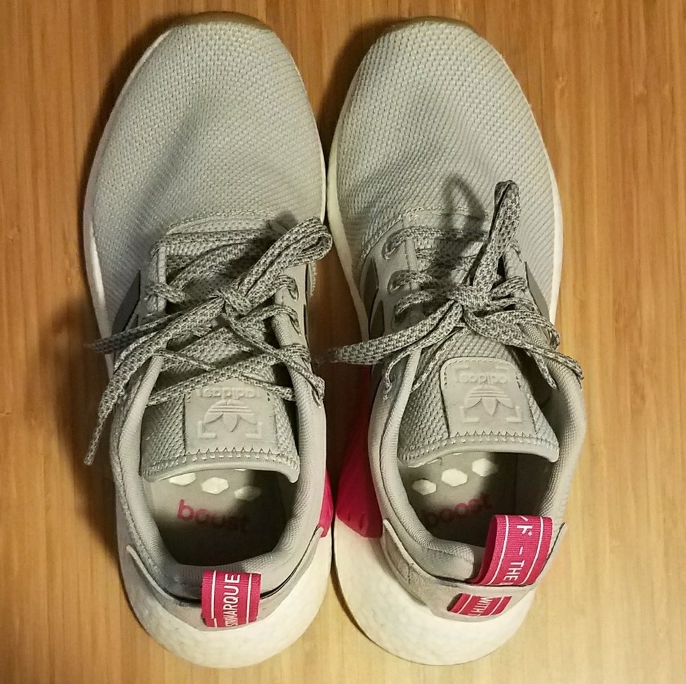 Adidas NMD_R2 W in Gray/pink